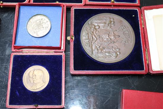 A Collection of 18 British Commemorative medals, see list below;